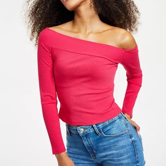 Guess Tops - Guess Off-Shoulder Pink Top